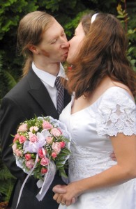 Lindsey and Nick Kissing On There Wedding Day